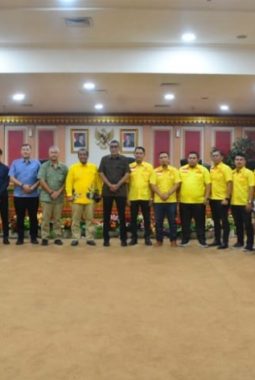 Wakil Ketua DPRD Provinsi Riau H.parisman membuat gerah tokoh tokoh hubungan industrial dengan Melakukan RDP Pembahasan Perselisihan hubungan industrial tanpa Menghadirkan Komisi V yg membidangi ketenaga kerjaan