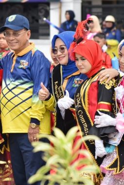 Semarak HUT ke-27 Rohil, Bupati H. Bistamam Buka Festival Drumband dan Marching Band